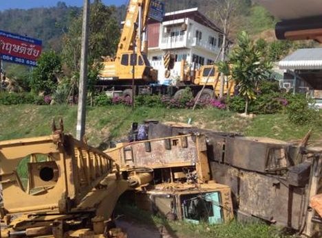 Picture of overturned crane Thailand