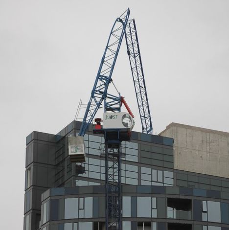 Safety alert for tower cranes