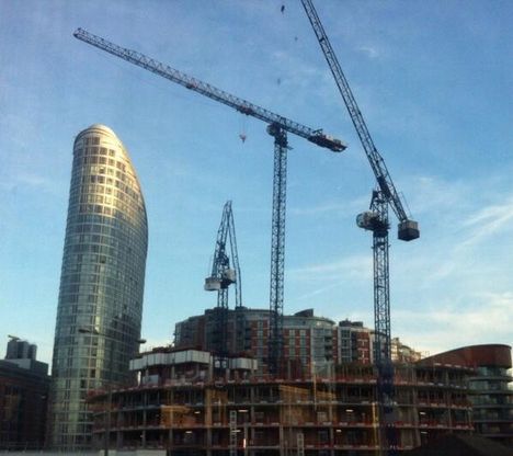 Tower cranes collide in London