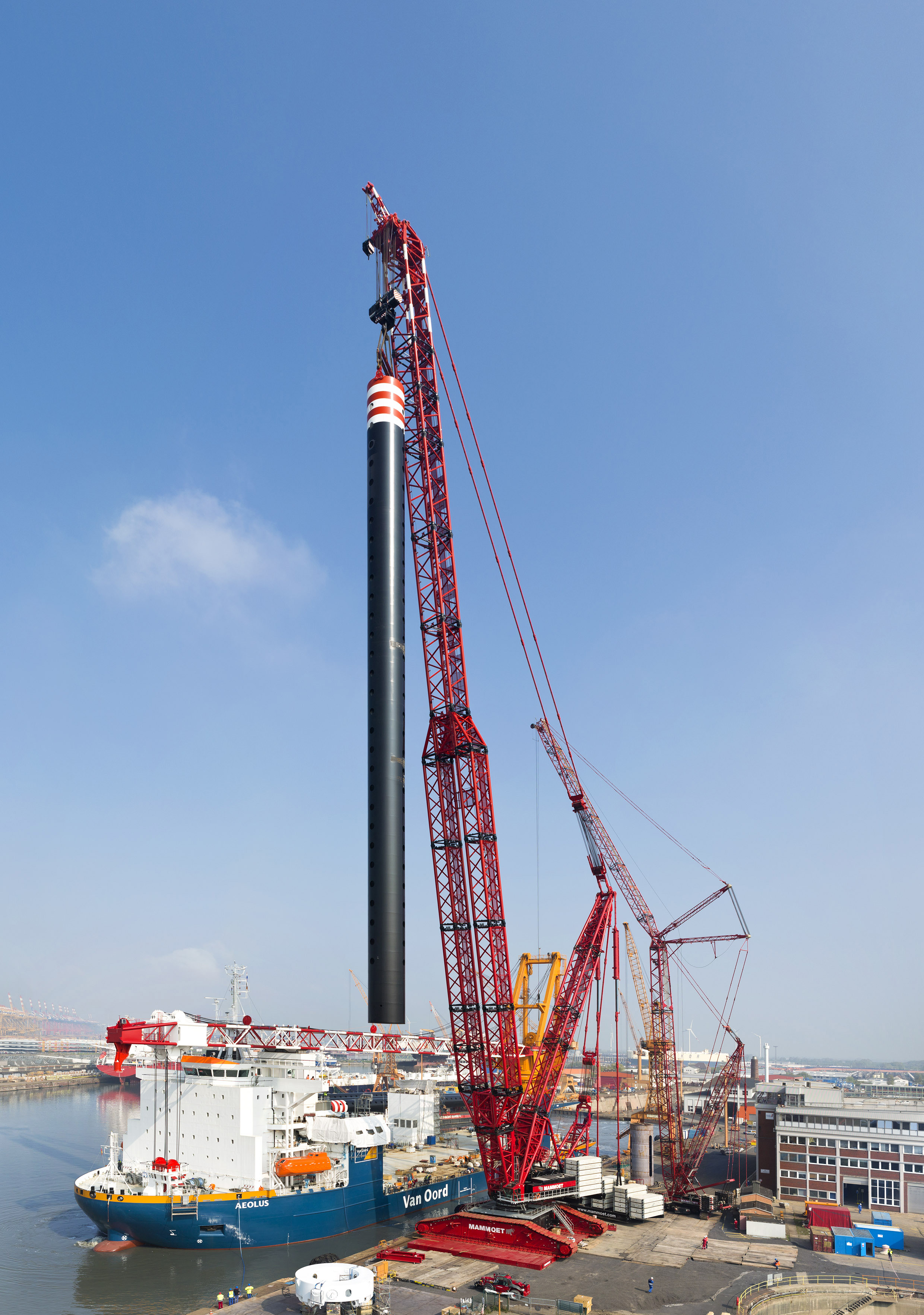 Mammoet use Liebherr LR 13000’s PowerBoom