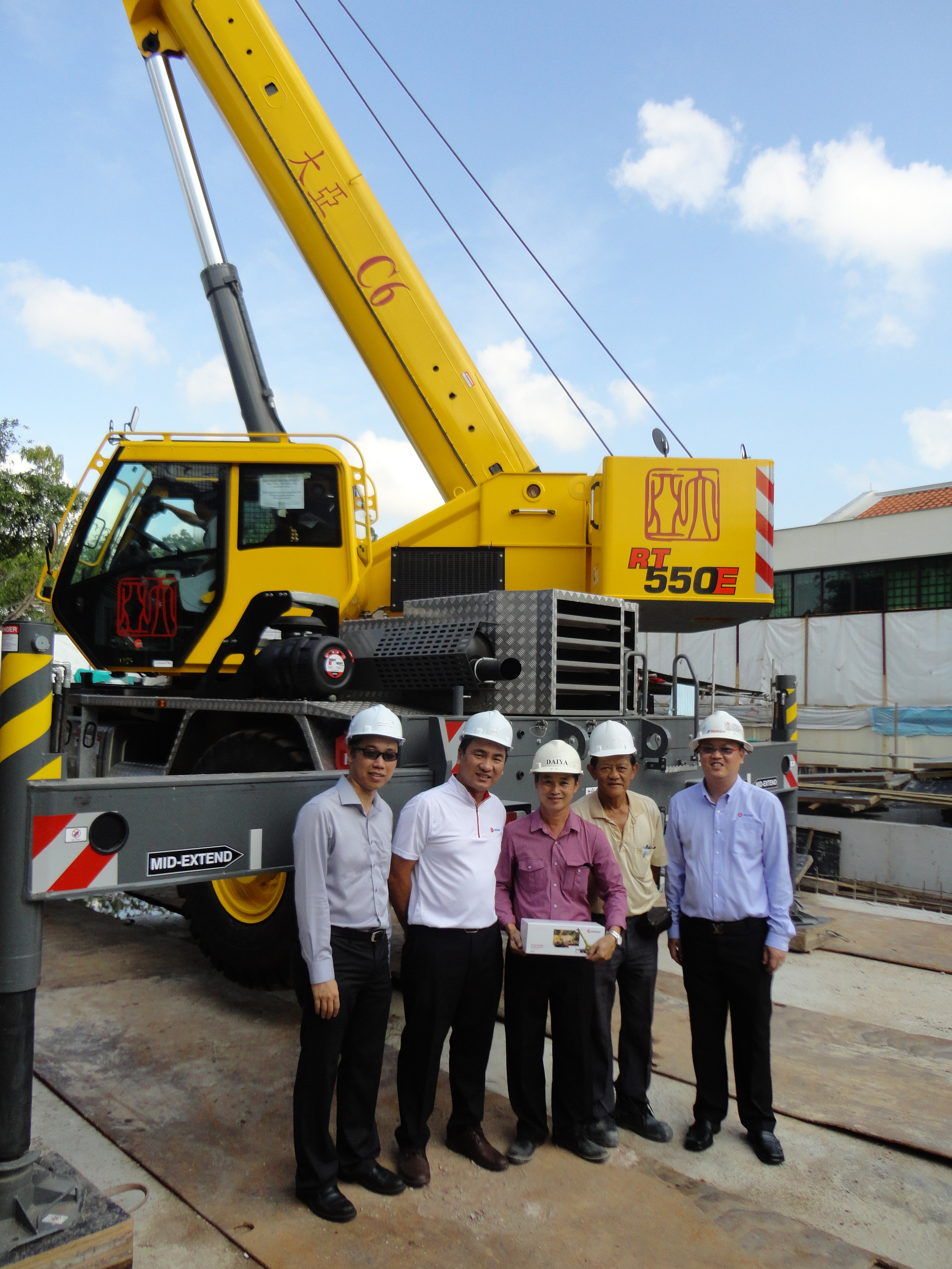 Daiya’s Grove RT550E gets to work in Singapore