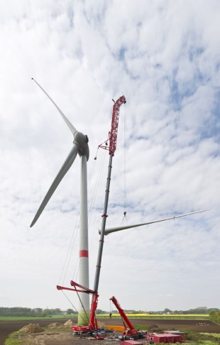 Liebherr puts wind in the sails of power plant